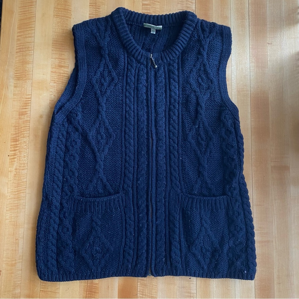 Carraigdonn Sweater vest , like new